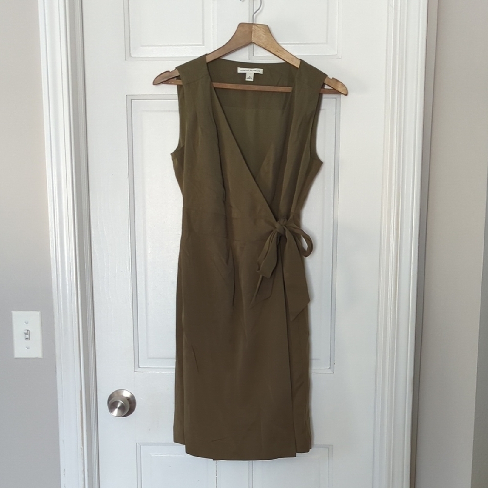 Green Sleeveless V-Neck Wrap Midi Dress